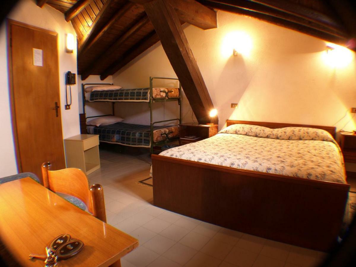 Hotel Rondanino لانسو دينْتيلفي المظهر الخارجي الصورة